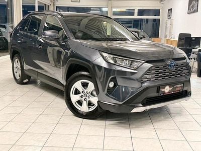Grau Gebraucht 2021 Toyota RAV4 Hybrid Business Edition SUV | 27.990 € (Etwas zu teuer)