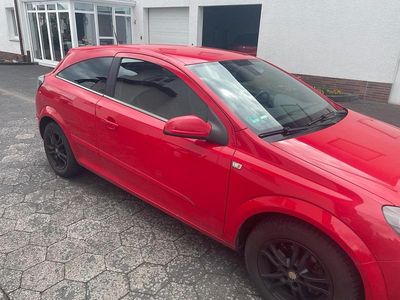 Usata Opel Astra GTC 140 CV (102 kW) 2009 Rosso Coupé