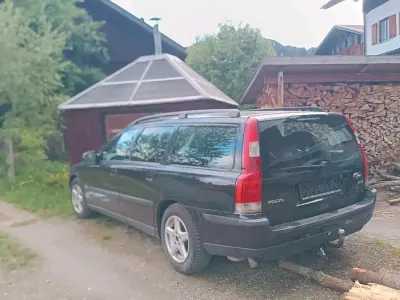 Używany Volvo V70 140 KM (102 kW) 2001 Czarny Kombi