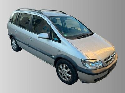Silber Gebraucht 2004 Opel Zafira Van / Kleinbus | 1.490 € (Fairer Preis)
