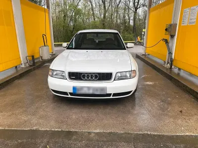 Gebraucht Audi A4 125 PS (91 kW) 1998 Weiß Limousine
