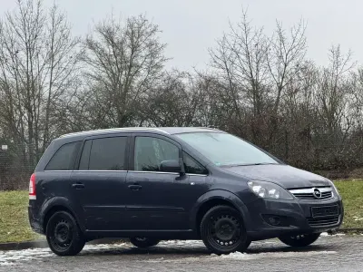 Gebraucht Opel Zafira Design Edition 140 PS (102 kW) 2011 Blau Van / Kleinbus