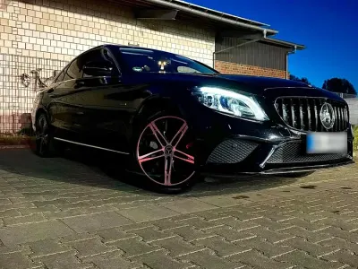 Gebraucht Mercedes C300e 320 PS (235 kW) 2021 Schwarz Limousine