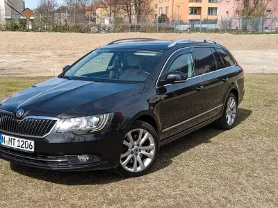 Gebraucht Skoda Superb Exclusive 170 PS (125 kW) 2013 Schwarz Kombi