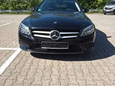 Gebraucht Mercedes C220 194 PS (142 kW) 2019 Schwarz Limousine