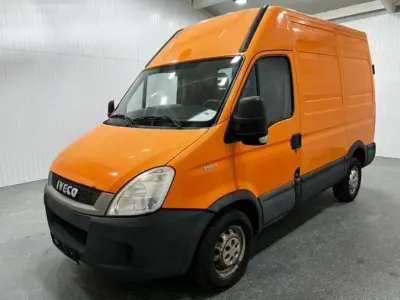 Gebraucht Iveco Daily 170 PS (125 kW) 2010 Orange Van