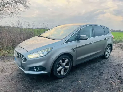 Gebraucht Ford S-MAX Titanium 180 PS (132 kW) 2015 Grau Van / Kleinbus