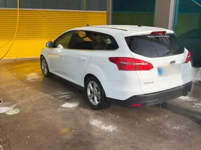 Gebraucht Ford Focus 150 PS (110 kW) 2016 Weiß Kombi