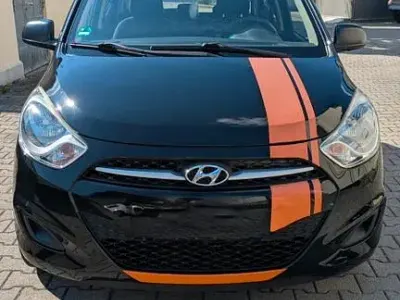 Gebraucht Hyundai i10 Edition 69 PS (50 kW) 2012 Schwarz Kleinwagen