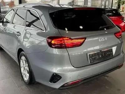 Gebraucht Kia Ceed 140 PS (102 kW) 2025 Silber metallic Kleinwagen