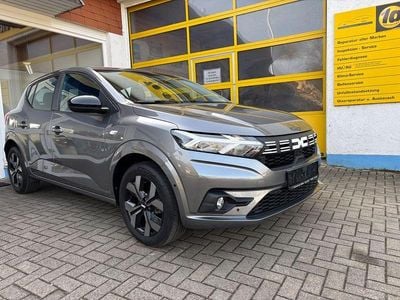 Gebraucht Dacia Sandero Journey 91 PS (66 kW) 2025 Grau Limousine