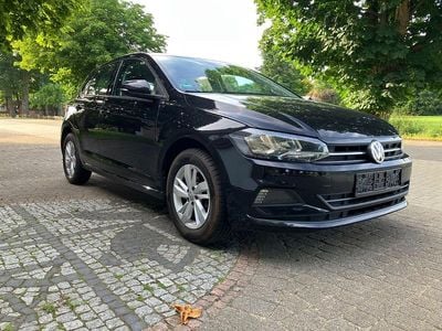 Schwarz Gebraucht 2018 VW Polo Comfortline Kleinwagen | 9.895 € (Fairer Preis)