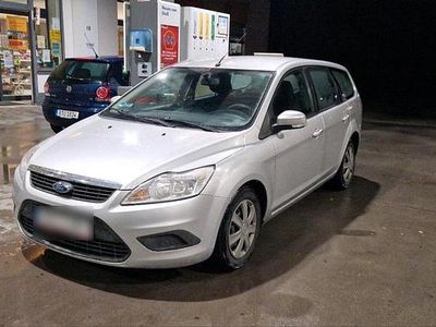 Gebraucht Ford Focus 90 PS (66 kW) 2009 Silber Kombi