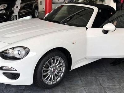 Weiß Gebraucht 2018 Fiat 124 Spider Cabrio | 17.190 € (Fairer Preis)