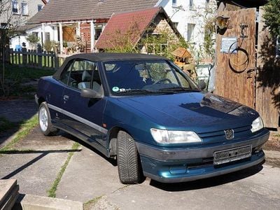 Grün Gebraucht 1994 Peugeot 306 Cabriolet Cabrio | 3.200 €