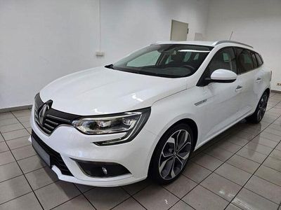 Weiß Gebraucht 2018 Renault Mégane IV Bose Edition Limousine | 16.990 € (Fairer Preis)