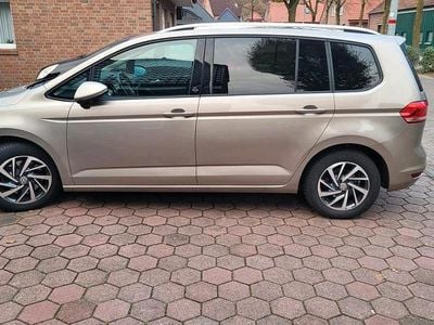 Second-hand VW Touran 110 CP (80 kW) 2017 Bej Monovolum