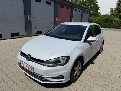Gebraucht VW Golf VII Comfortline 125 PS (91 kW) 2016 White silver metallic Limousine