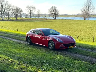 Usata Ferrari FF 661 CV (486 kW) 2013 Rosso Station wagon