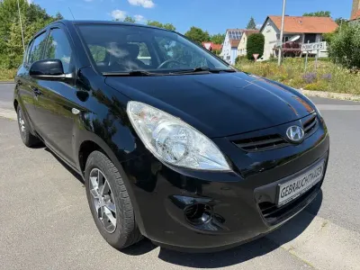Gebraucht Hyundai i20 Edition 77 PS (56 kW) 2011 Schwarz Kleinwagen
