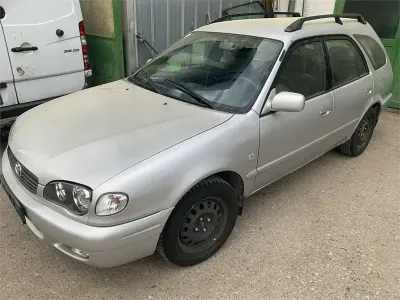 Używany Toyota Corolla 110 KM (80 kW) 2000 Szary Sedan/Limuzyna