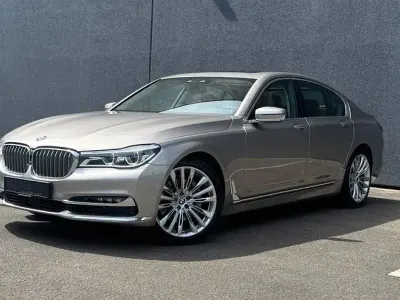 Gebraucht BMW 730 Sport Line 265 PS (194 kW) 2018 Silber Limousine