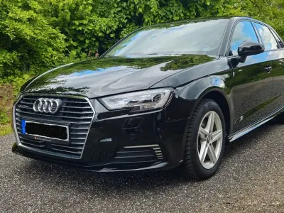 Gebraucht Audi e-tron Design 204 PS (150 kW) 2020 Schwarz SUV