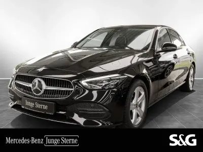Gebraucht Mercedes C200 Avantgarde 204 PS (150 kW) 2022 Metalliclack obsidianschwarz metallic Limousine