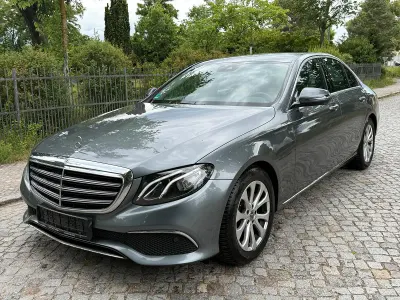 Gebraucht Mercedes E220 AMG line 194 PS (142 kW) 2019 Grau Limousine