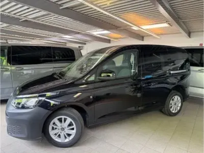 Neu VW Caddy 102 PS (75 kW) 2026 Schwarz Van / Kleinbus