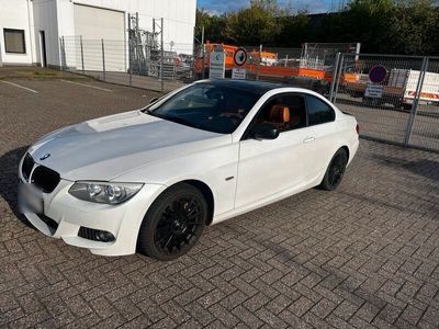 gebraucht BMW 330 E92 D XDrive M Paket /pano/Leder/Navi /facelift