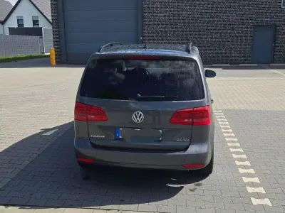 Gebraucht VW Touran Comfortline 140 PS (102 kW) 2014 Grau Van / Kleinbus