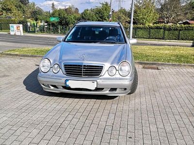 Mercedes E280