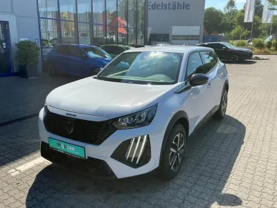 Gebraucht Peugeot 2008 Active 101 PS (74 kW) 2023 Okenit) (weiss SUV