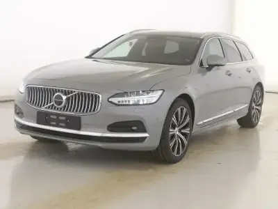 Używany Volvo V90 Plus 197 KM (144 kW) 2024 Szary Kombi