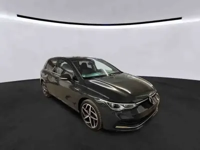 Gebraucht VW Golf VIII Style 150 PS (110 kW) 2024 Grau Limousine
