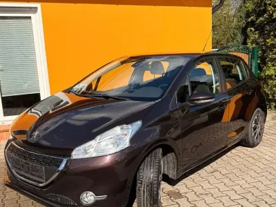 Gebraucht Peugeot 208 Active 82 PS (60 kW) 2013 Schwarz Kleinwagen