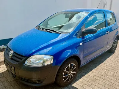 Gebraucht VW Fox 60 PS (44 kW) 2011 Blau Kleinwagen