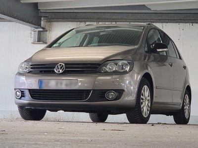 Second-hand VW Golf Plus Cross Style 105 CP (77 kW) 2011 Maro Monovolum