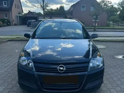 Gebraucht Opel Astra 101 PS (74 kW) 2005 Schwarz Kombi