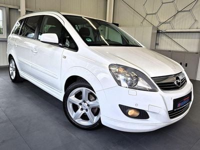 Second-hand Opel Zafira Family 140 CP (102 kW) 2012 Alb Monovolum