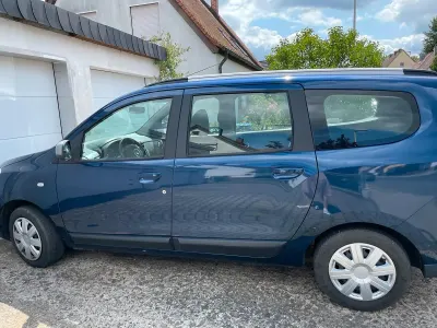 Używany Dacia Lodgy 116 KM (85 kW) 2015 Niebieski Minivan
