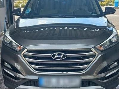 Gebraucht Hyundai Tucson 136 PS (100 kW) 2016 Braun SUV