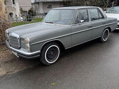 Second-hand Mercedes 250 131 CP (96 kW) 1970 Berlinǎ