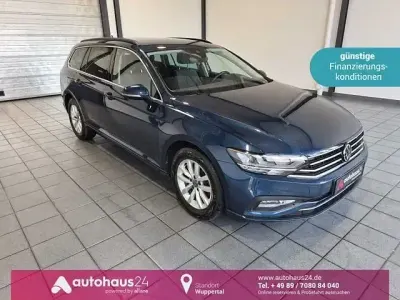 Gebraucht VW Passat Business 150 PS (110 kW) 2023 Blau Kombi