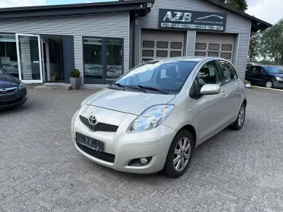 Gebraucht Toyota Yaris Executive 101 PS (74 kW) 2009 Gold Kleinwagen