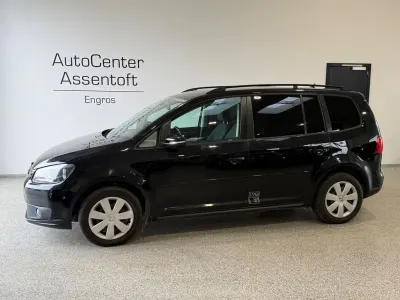 Begagnad VW Touran Comfortline 140 HK (102 kW) 2012 Svart Minibuss