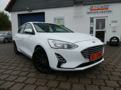 Gebraucht Ford Focus 101 PS (74 kW) 2018 Weiß Limousine