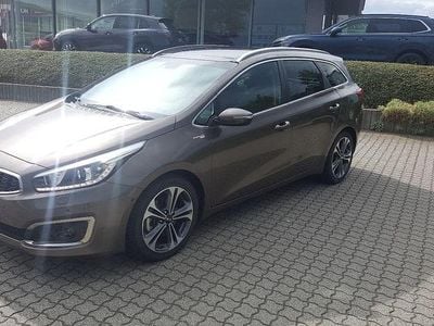Gebraucht Kia Ceed Sportswagon Platinum 135 PS (99 kW) 2017 Beige metallic Kombi