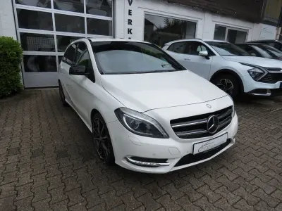 Gebraucht Mercedes B180 122 PS (89 kW) 2014 Weiß Van / Kleinbus